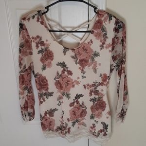 No Boundaries 3/4 sleeve, Medium